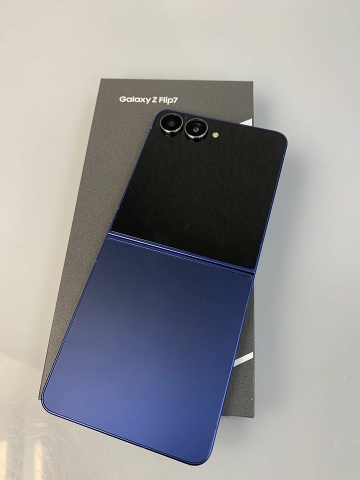 Samsung Z Flip7 512GB 很新無傷 盒裝配件齊歡迎面交