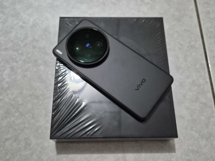 Vivo x200ultra 黑 16＋512g 全新僅拆封