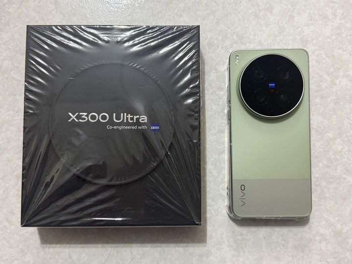 Vivo x300 ultra 512G 綠色 台版兩年保固