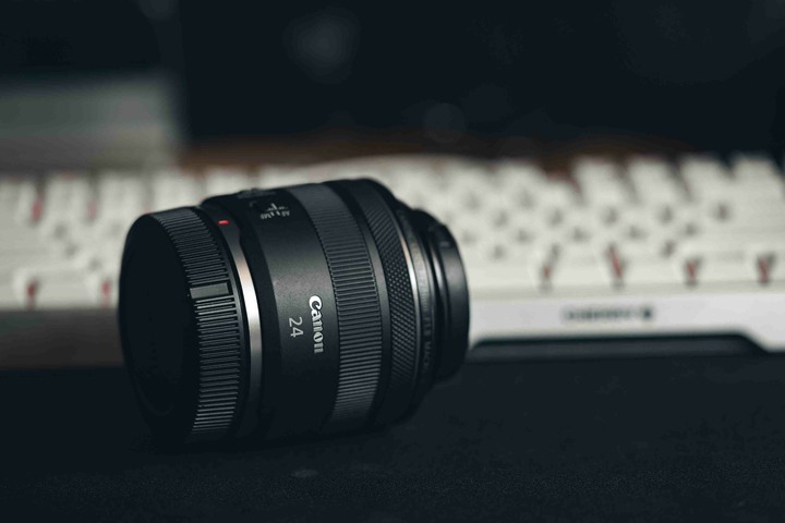佳能 Canon RF 24mm f/1.8 MACRO IS STM
