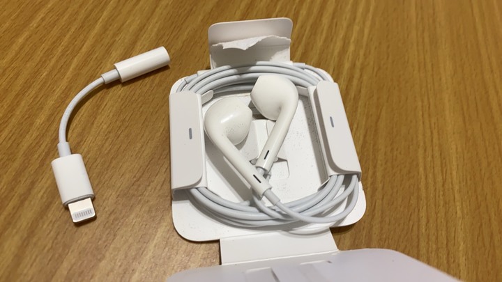 iphone 全新耳機及轉接器