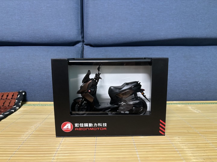 【全新】宏佳騰 Aeon STR 300 原廠極限量 1:10 精品模型車