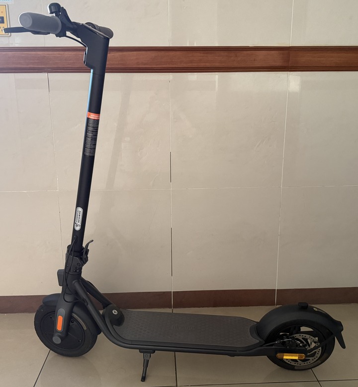 Segway Ninebot 電動滑板車 F20A