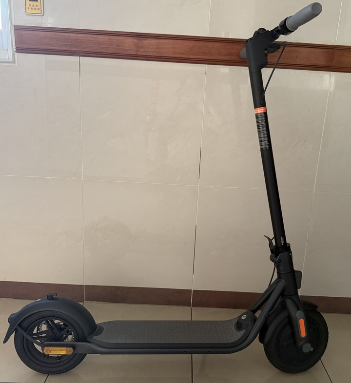 Segway Ninebot 電動滑板車 F20A