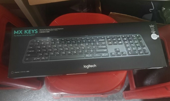 Logitech 羅技MX KEYS 無線智能鍵盤