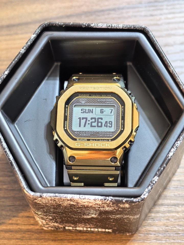 新款Casio GMW-5000GD9 金色