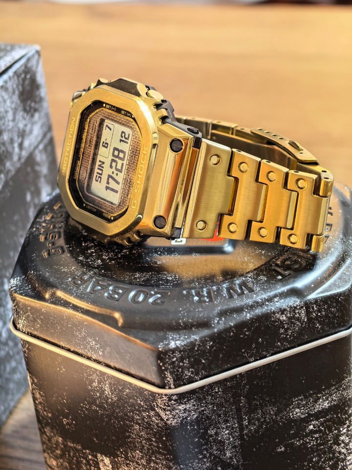 新款Casio GMW-5000GD9 金色