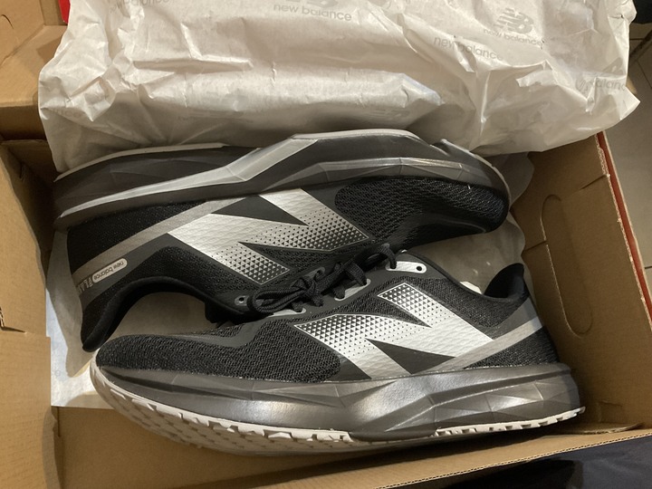 new balance 男運動鞋9.5（27.5cm)全新未使用