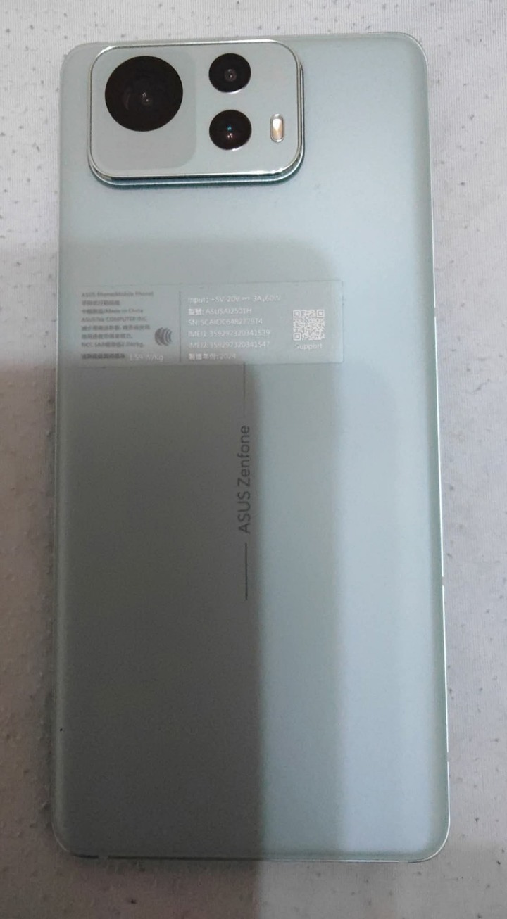 華碩zenfone 12 Ultra