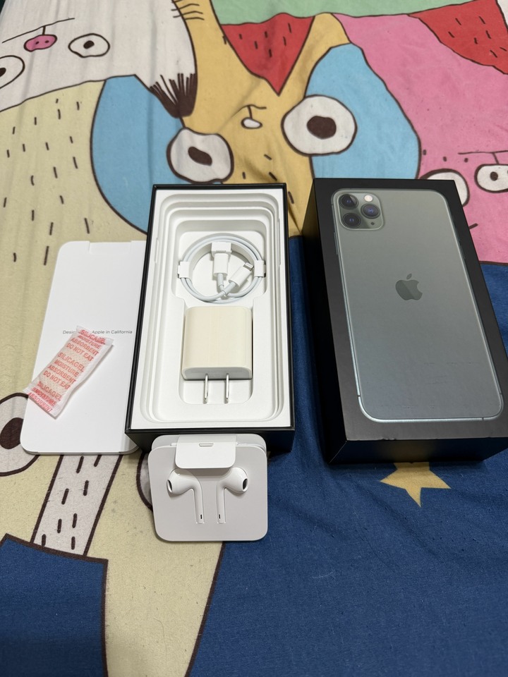 全新 iphone 原廠 20w充電頭、原廠C to L快充線、原廠Lightning耳機