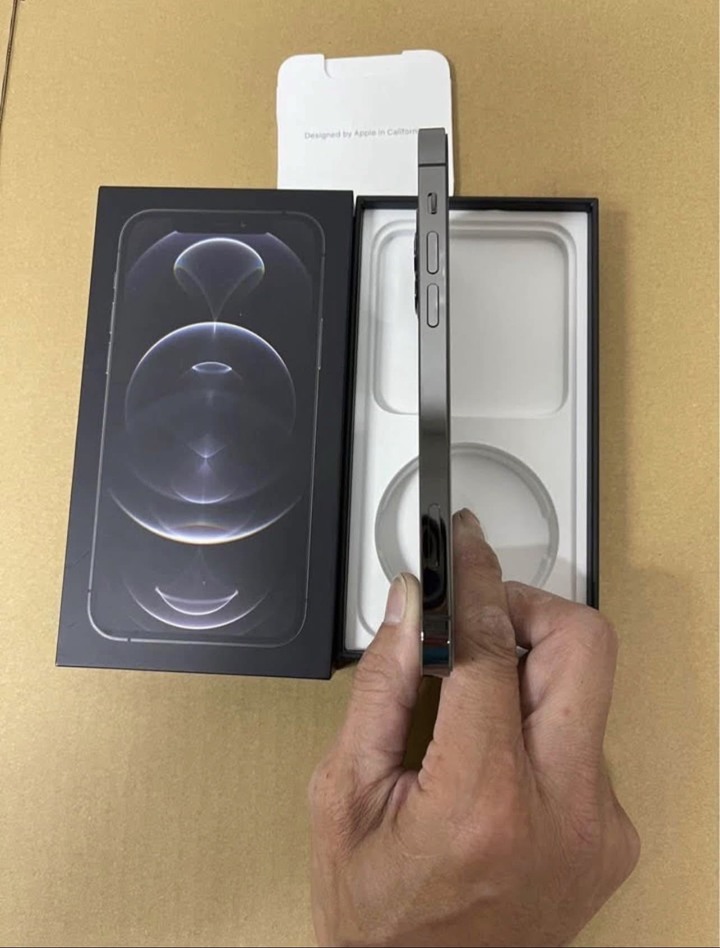 iphone 12 pro 石墨色 / 128G
