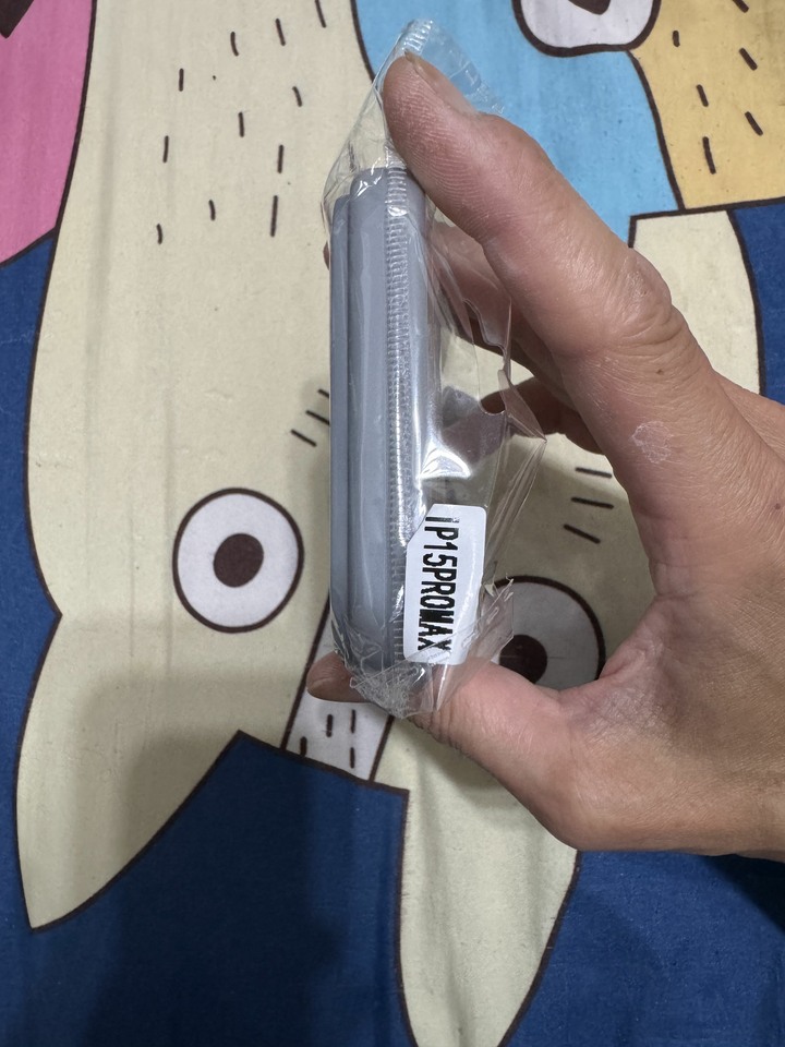全新 iphone 15 pro max 細圈磁吸殼(親膚霧透背板)