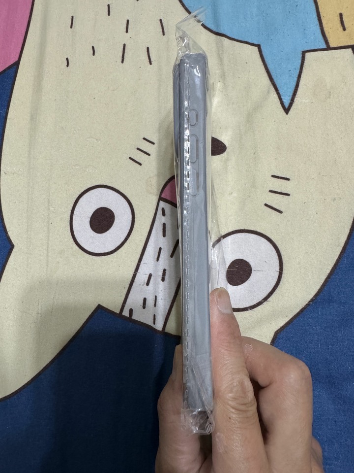 全新 iphone 15 pro max 細圈磁吸殼(親膚霧透背板)