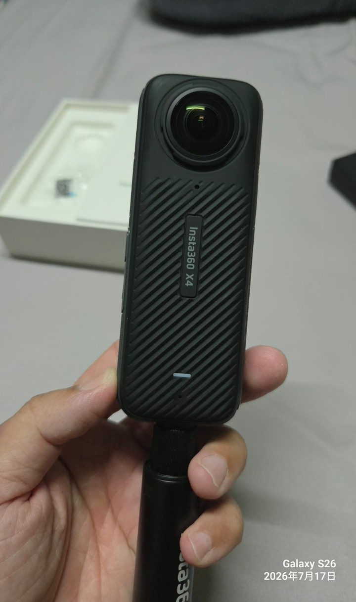 insta360 X4