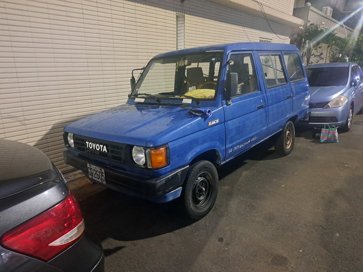 Toyota zace瑞獅一代目，經典收藏，原裝引擎，收藏 藍色貨車牌Toyota zace 一代目