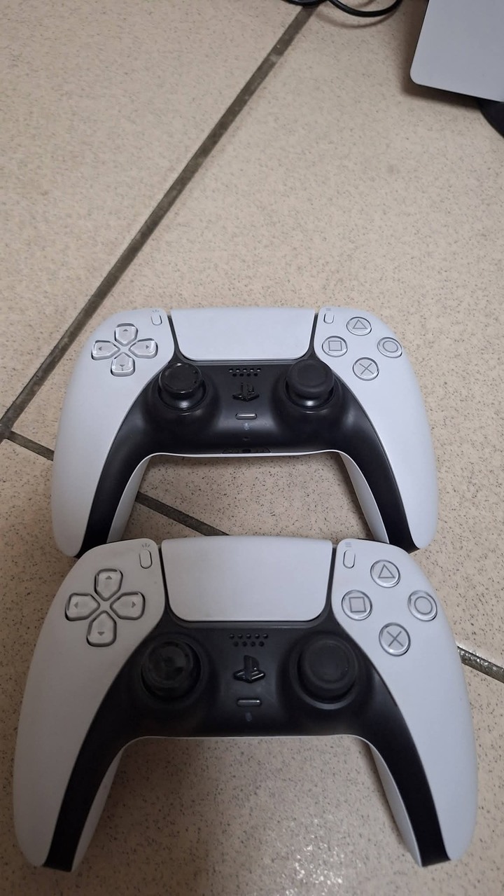 售 PS5光碟版主機 白色手把2支 4片遊戲 CFI-1218A 售3000含運