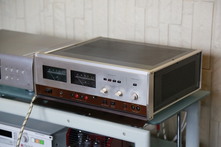 【出售】Accuphase P-300L 經典後級擴大機 售價：$26000 元