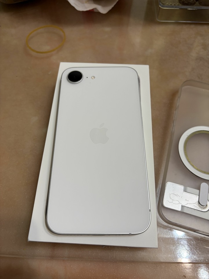 iPhone 17e 256G 白色