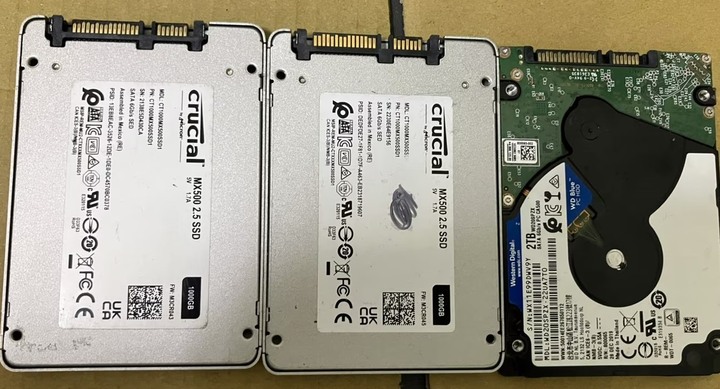 固態硬碟 MX500 SSD 1TB 只有兩顆需要帶走