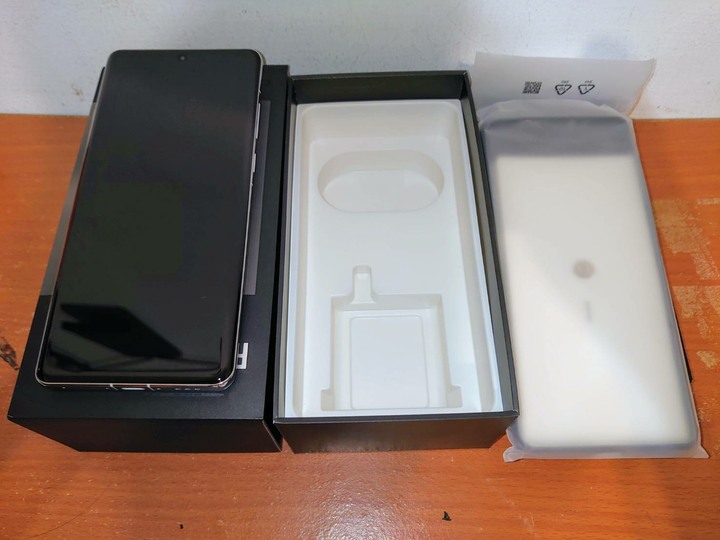 OPPO FIND X7 ULTRA256G白藍 功能正常 近全新 有原盒 "無"充電組