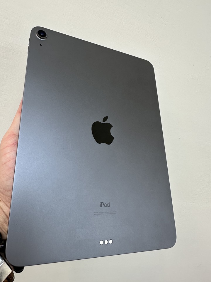 I pad air4 64g