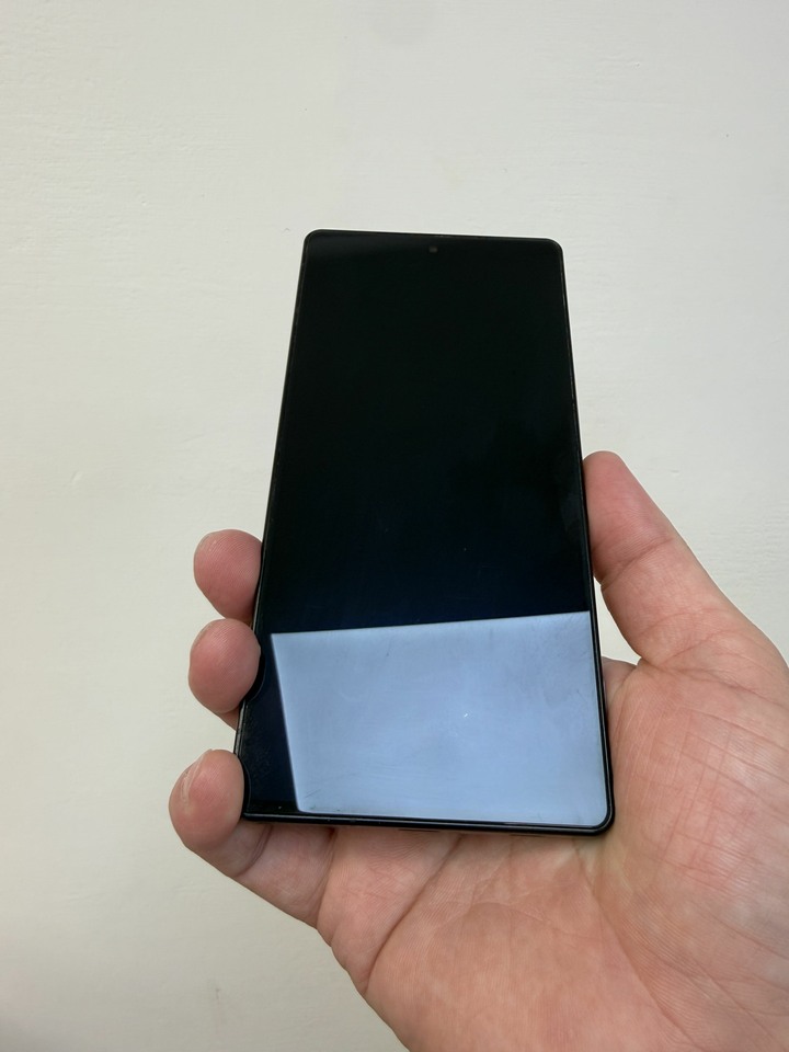 Sharp R9 pro 512g