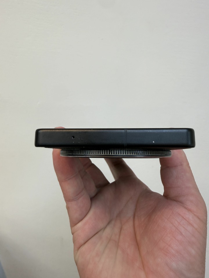 Sharp R9 pro 512g