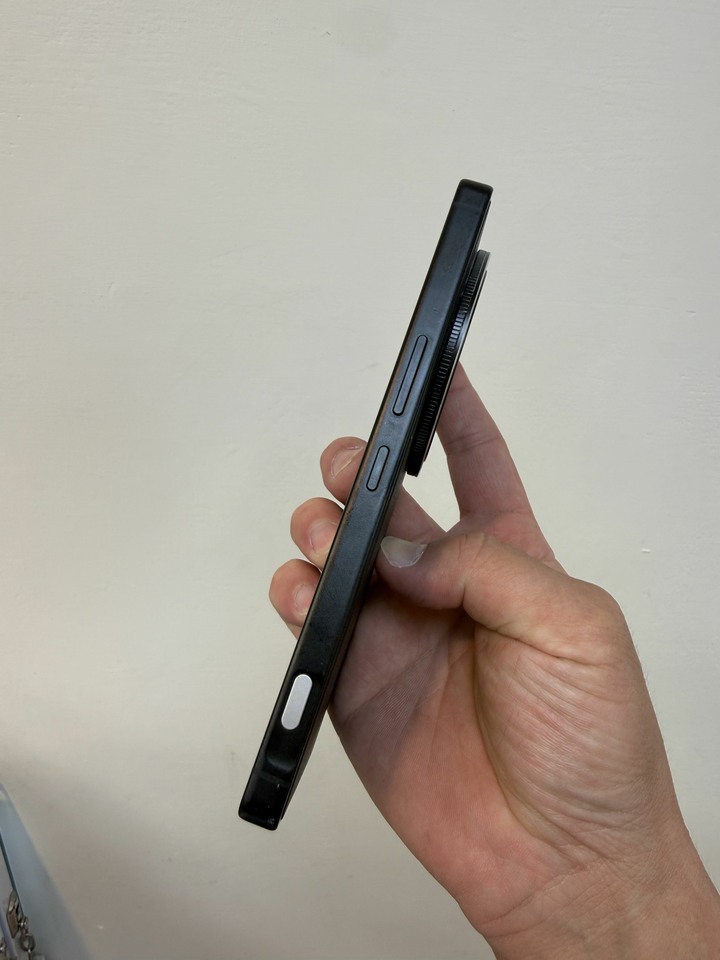 Sharp R9 pro 512g