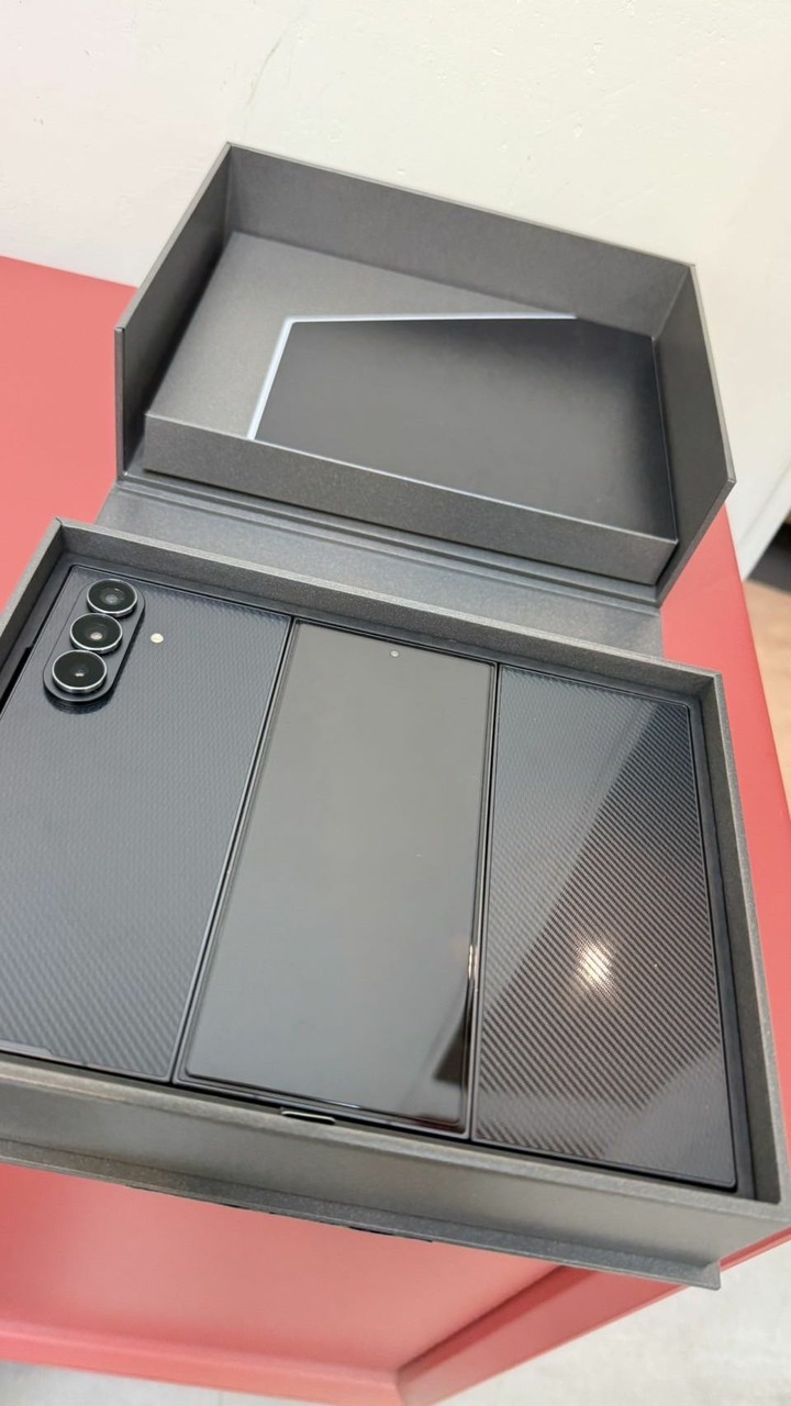 Samsung Z Trifold 16+512g