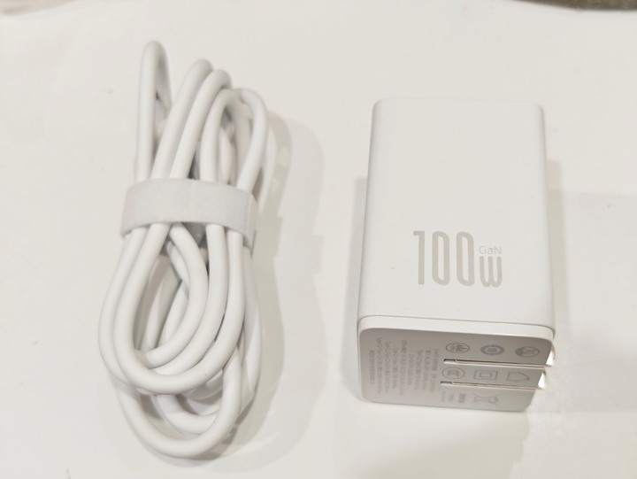 倍思100W氮化鎵三口充電組