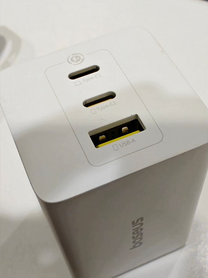 倍思100W氮化鎵三口充電組