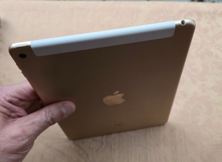 iPad Air 2 WiFi 版 16G 台灣公司貨 銀色