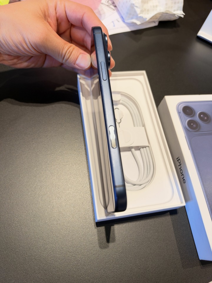 [售] 換機出售 iPhone 17 Pro Max 256GB (顏色) - 電池健康度98% / 新竹竹北可面交