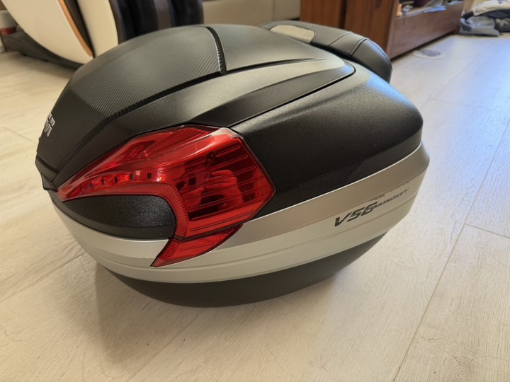 GIVI V56NN 後箱 56公升 + E111 後靠背