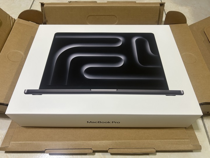 Macbook Pro M5 16G/1TB