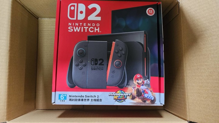 Switch 2 (NS2) 瑪利歐賽車世界主機組合(附玻璃貼)
