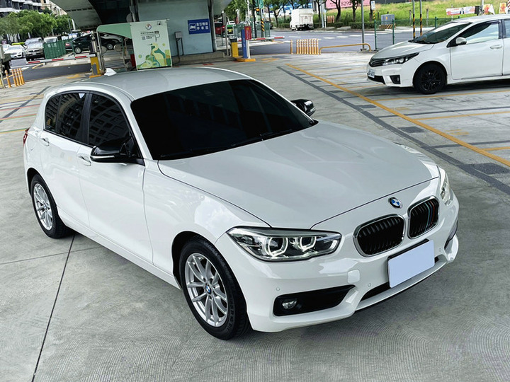 BMW 1-Series Hatchback 2017款 118i 白色
