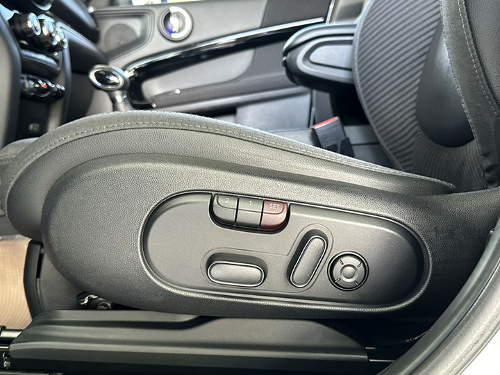 Mini Countryman 2017款 Cooper 白黑 F60