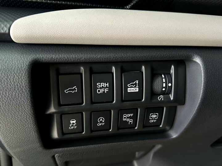 Subaru Forester 2023款 2.0 i-S EyeSight 稀有黑色