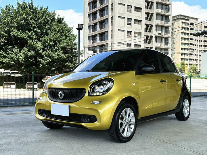Smart Forfour 2018款 66kW Pure 黃黑