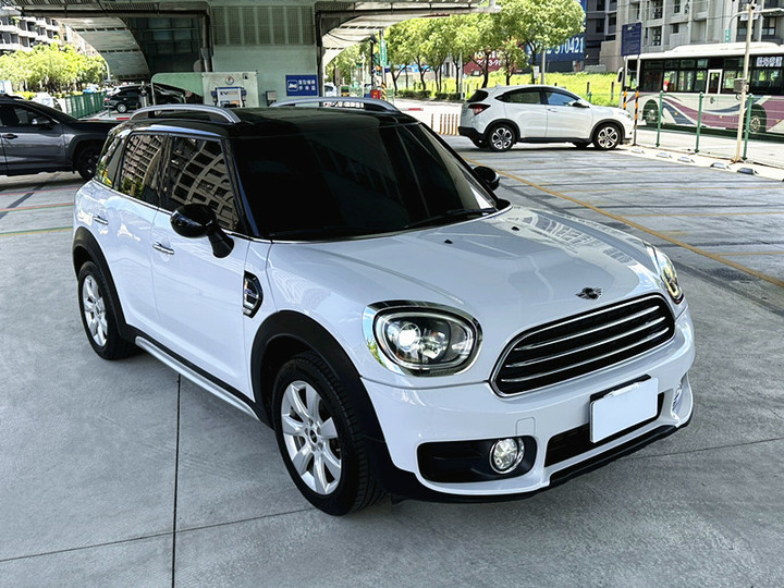 Mini Countryman 2017款 Cooper 白黑 F60