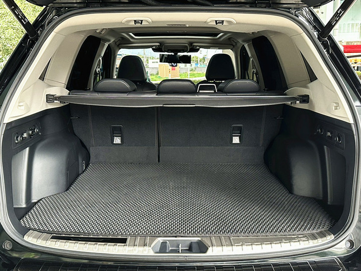 Subaru Forester 2023款 2.0 i-S EyeSight 稀有黑色