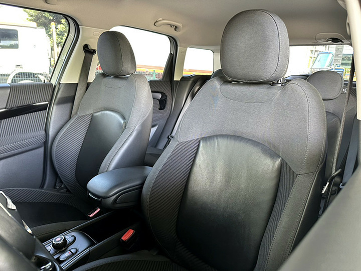 Mini Countryman 2017款 Cooper 白黑 F60