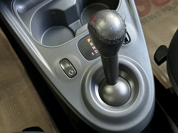 Smart Forfour 2018款 66kW Pure 黃黑