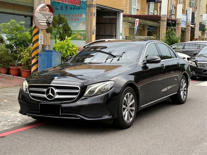 2016 M-BENZ E200