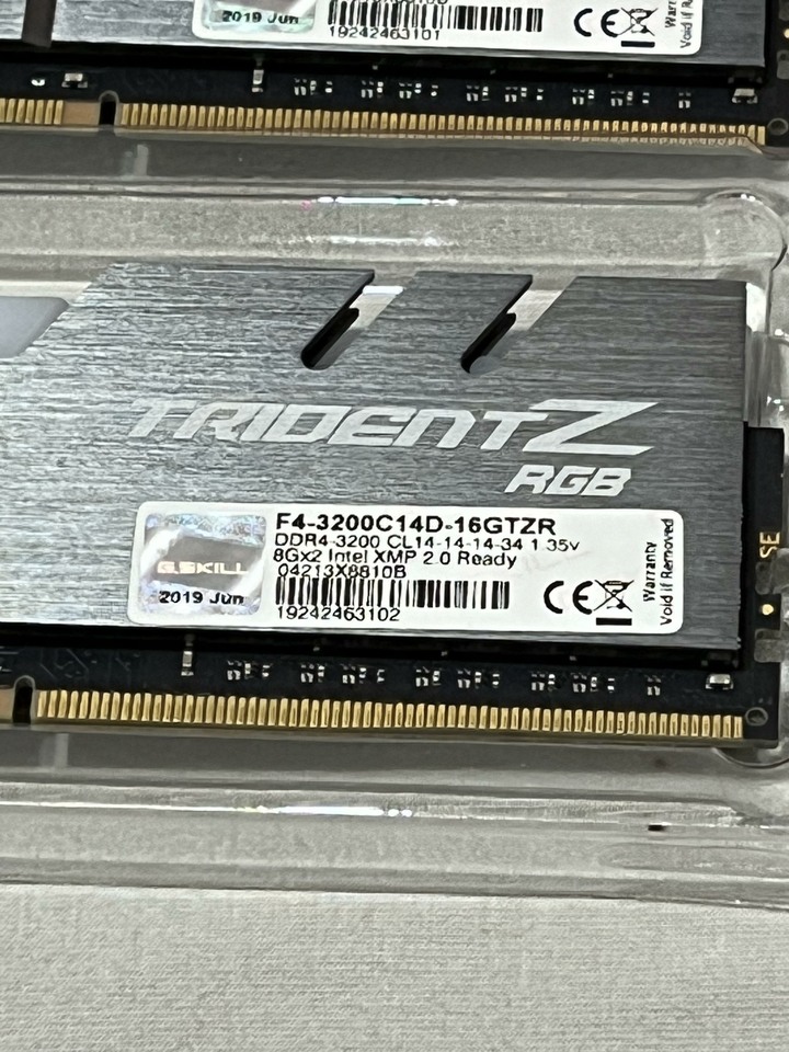 芝奇幻光戟 RGB DDR4-3200 CL14 B-Die 8G×2