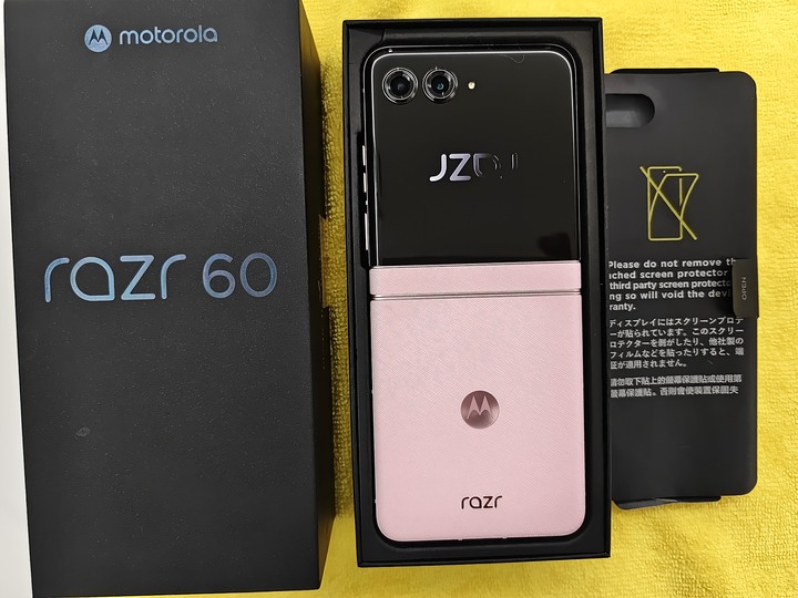 9.99成新MOTO RAZR 60 8+256G粉色，昨天拿到，幾乎全新!