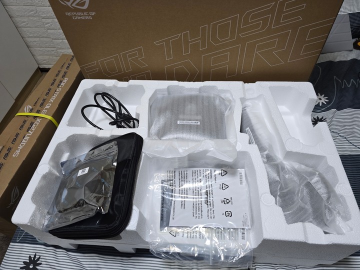 ROG Strix XG27UCS 27吋4K電競螢幕