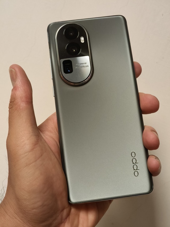 Oppo reno 10 pro+ 銀灰色