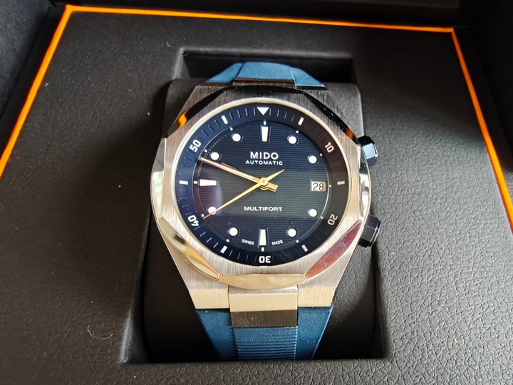 外觀超級新盒卡齊全著名鐘錶店購買的Mido2025年最新款保固中機械錶盤內旋潛水錶歡迎面交